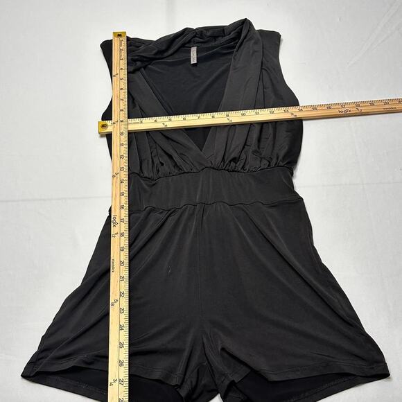 San Julian Size Large Women’s Vintage Romper Such A Soft Silky Material - Picture 5 of 5